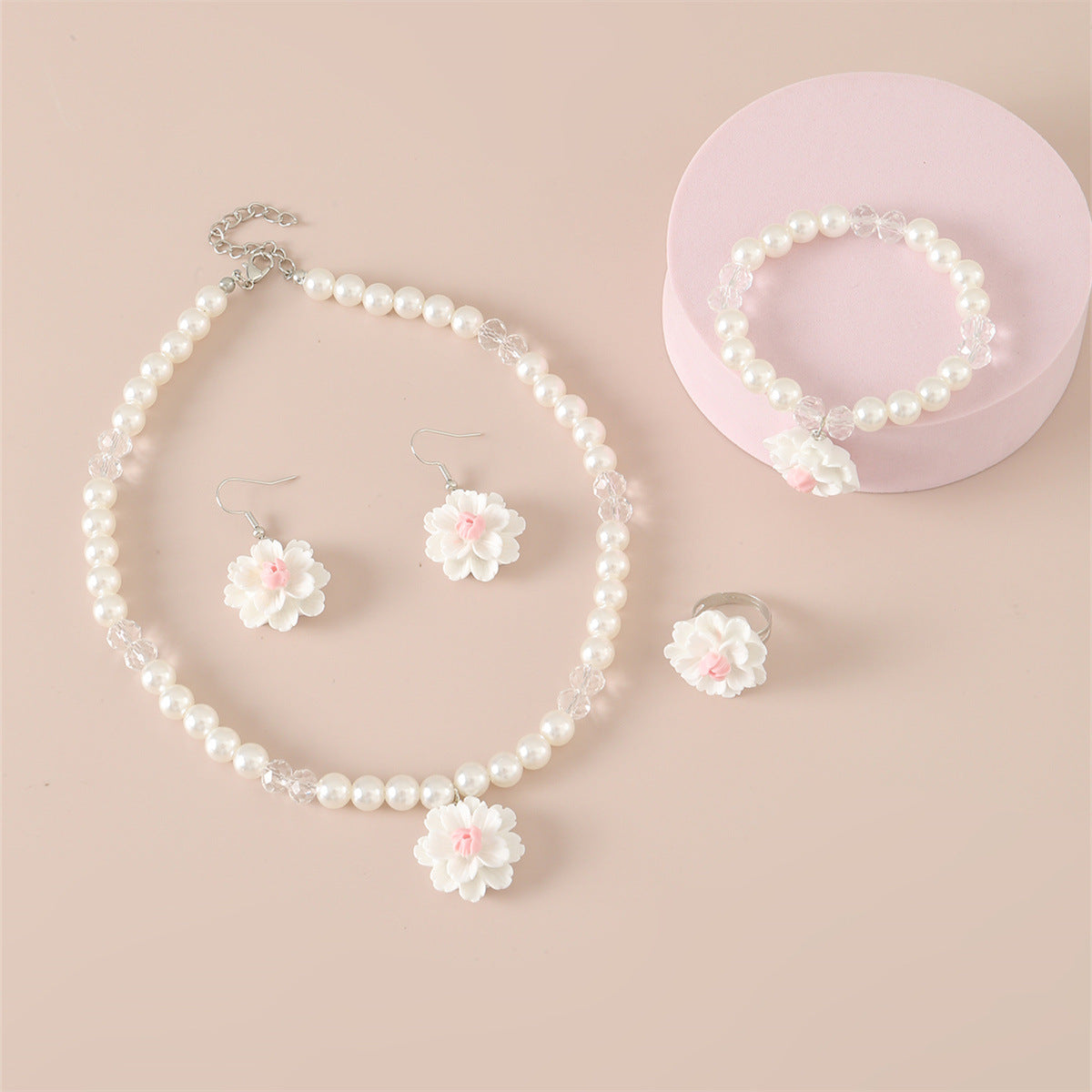 Wholesale Light luxury sweet imitation pearl flower pendant children' s necklace four-piece set