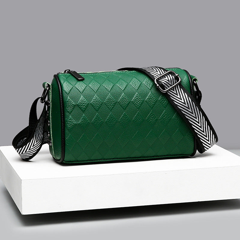 Wholesale First Layer Cowhide Fashion Embossed Rivet Genuine Leather Shoulder Bag