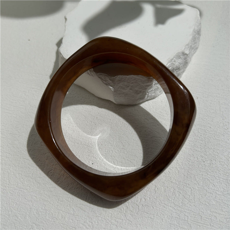 Wholesale Fashion Gradient Transparent Acrylic Shaped Resin Square Bracelet