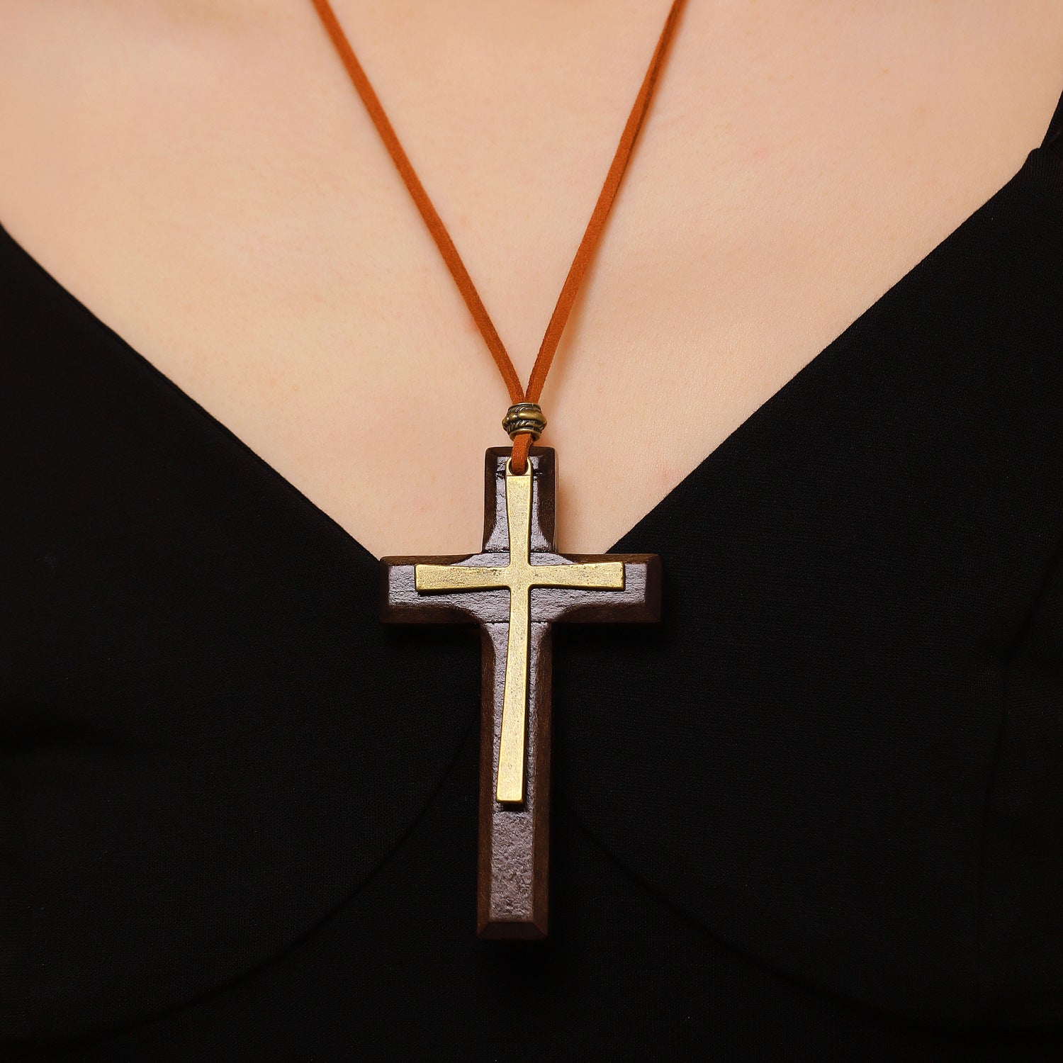 Wholesale  Dark Retro Wooden Cross Pendant Necklace Unisex Fashion Jewelry Accessory