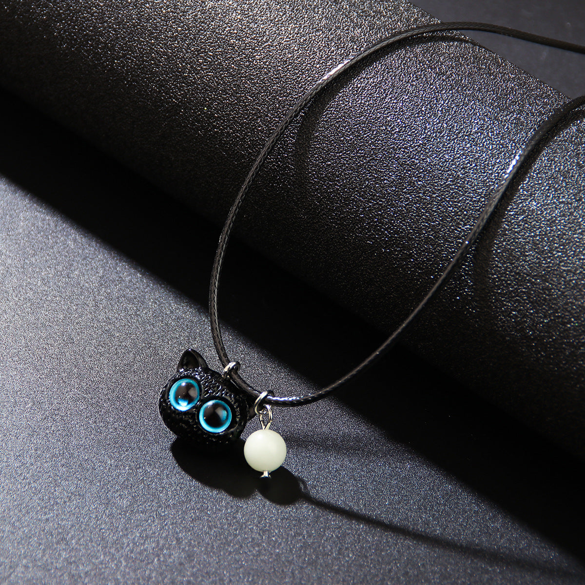 Wholesale Luminous cute cat necklace bracelet couple bracelet gift