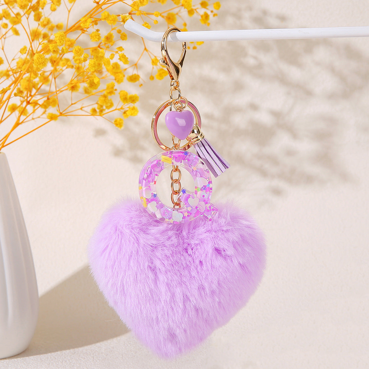 Wholesale in stock Love Shape Hair Ball Letter Keychain Wholesale Glue Sequins 26 Letter Key Ring Girl Backpack Decoration