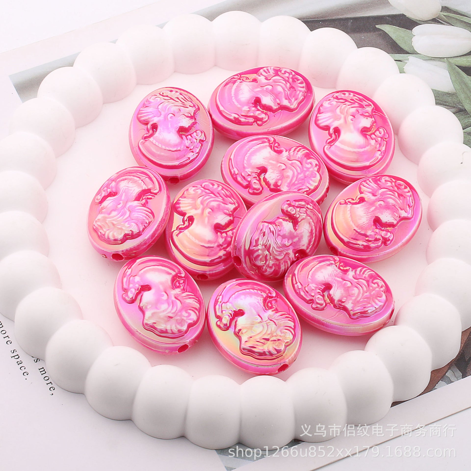 Wholesale 100PCS Acrylic Color Retro Beauty Head UV Plated Color Straight Hole Loose Beads
