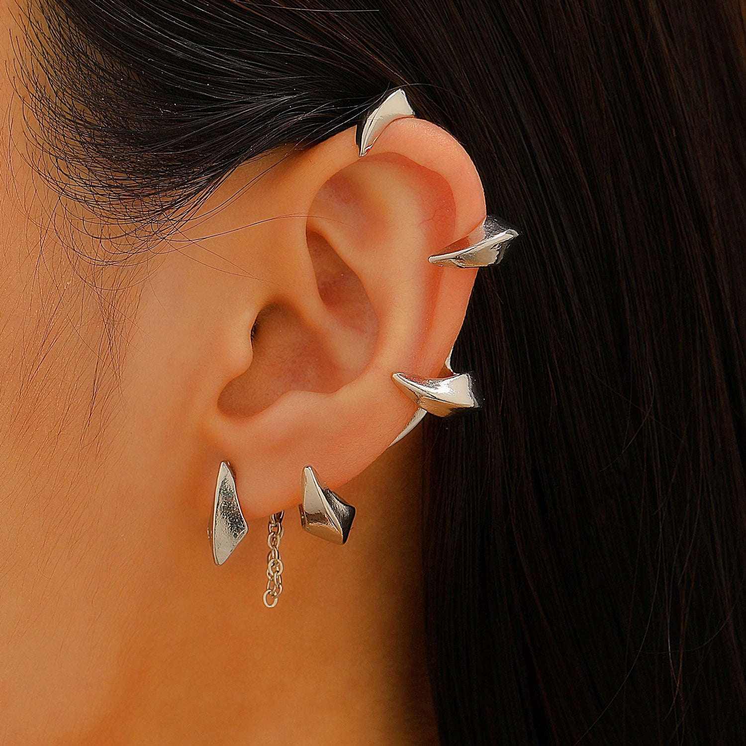 Wholesale Gothic Demon Claw Ear Cuff Women S Punk Dark Alloy Ear Clip For No Piercing Stylish Boutique Jewelry Accessory