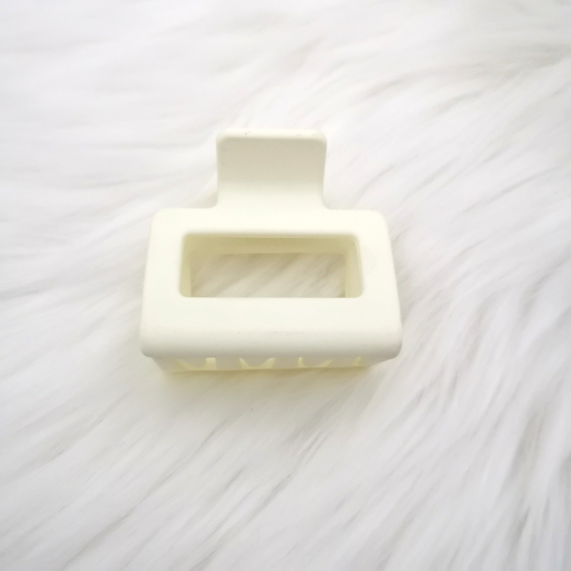 Wholesale Plastic Hollow Square Grab Clip