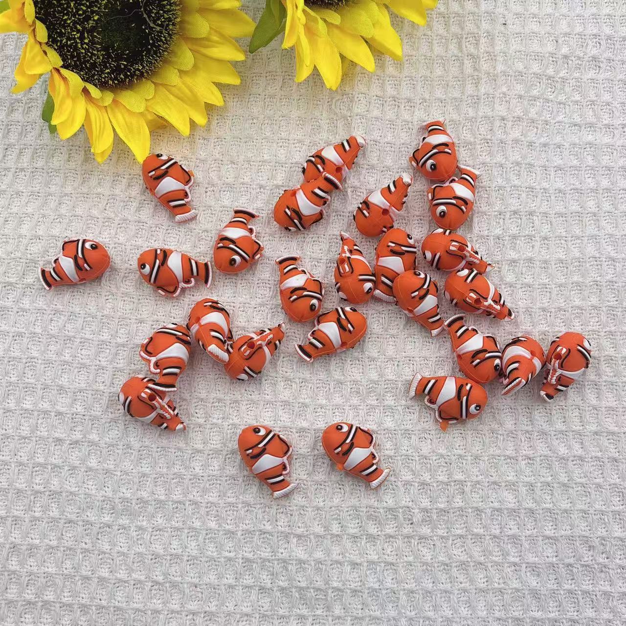 Wholesale 10pcs 3D Cute Fish Silicone Beads