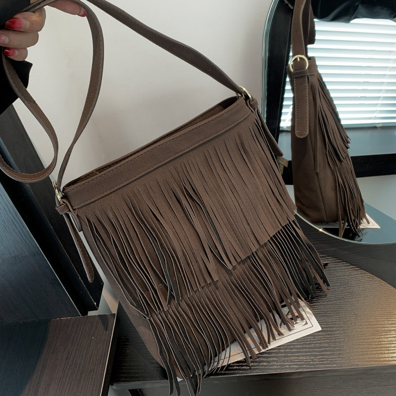 Wholesale 2023 Autumn PU Shoulder Crossbody Bag Tassel Bucket Bag