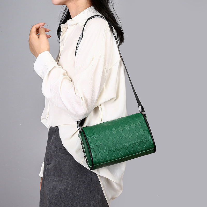 Wholesale First Layer Cowhide Fashion Embossed Rivet Genuine Leather Shoulder Bag