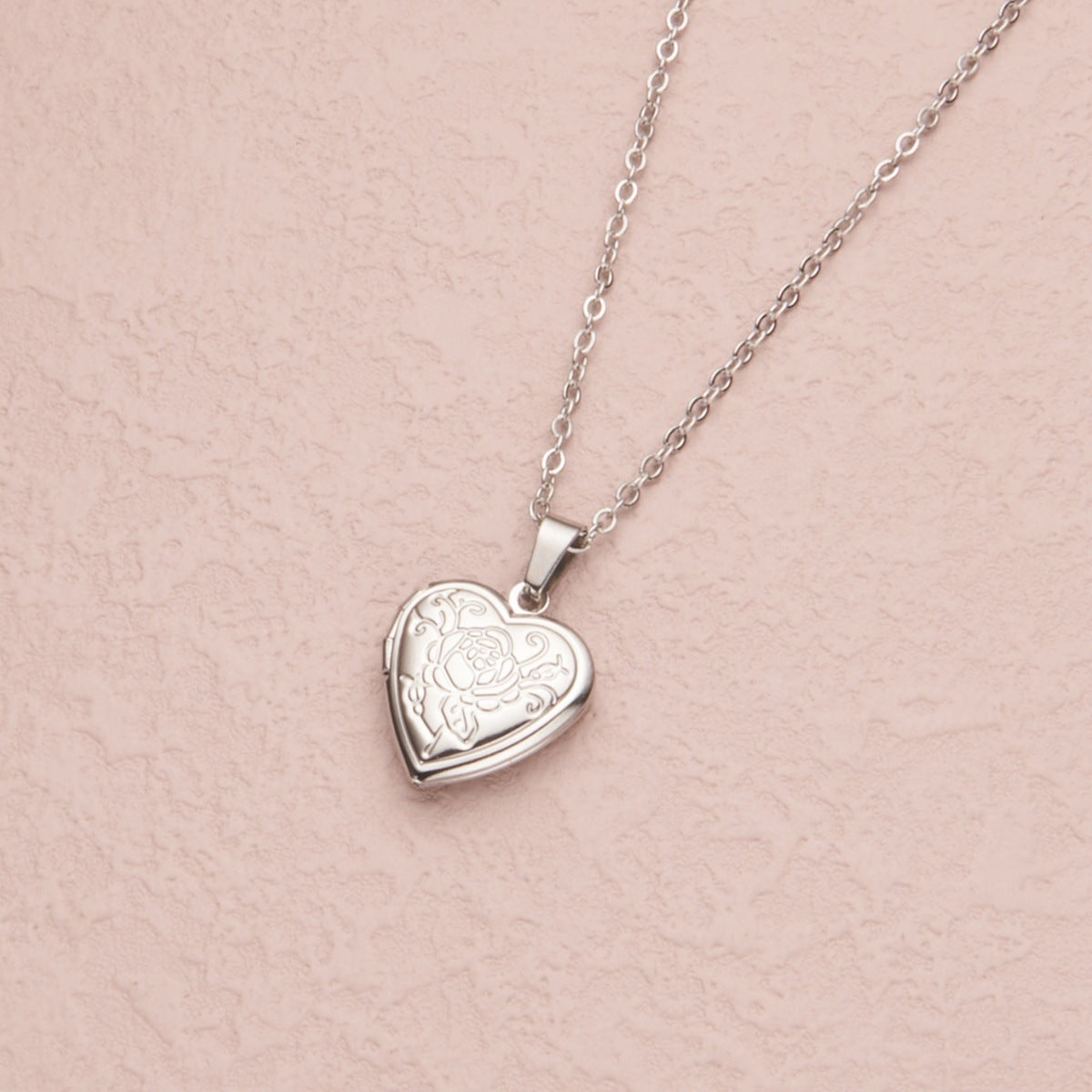 Wholesale Stainless Steel Necklace Gold Heart Pattern Frame Box Pendant O-Chain