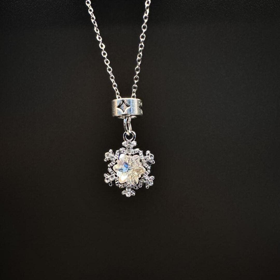 Wholesale Gradient Star Snowflake Pendant Necklace