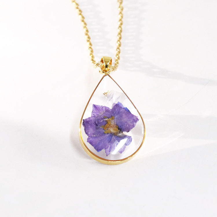 Wholesale 6pcs Drop Shaped December Flower Real Flower Resin Necklace