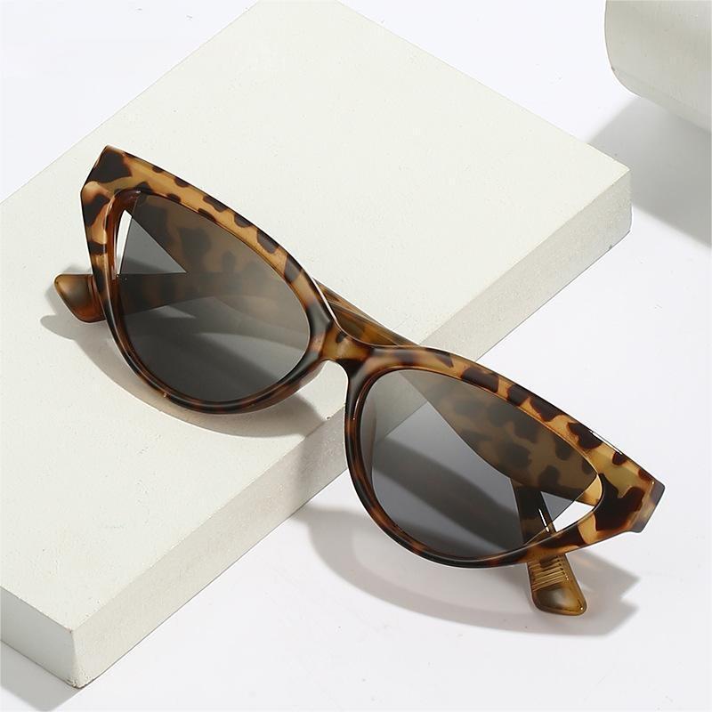 Wholesale Fashion cat-eye sunglasses