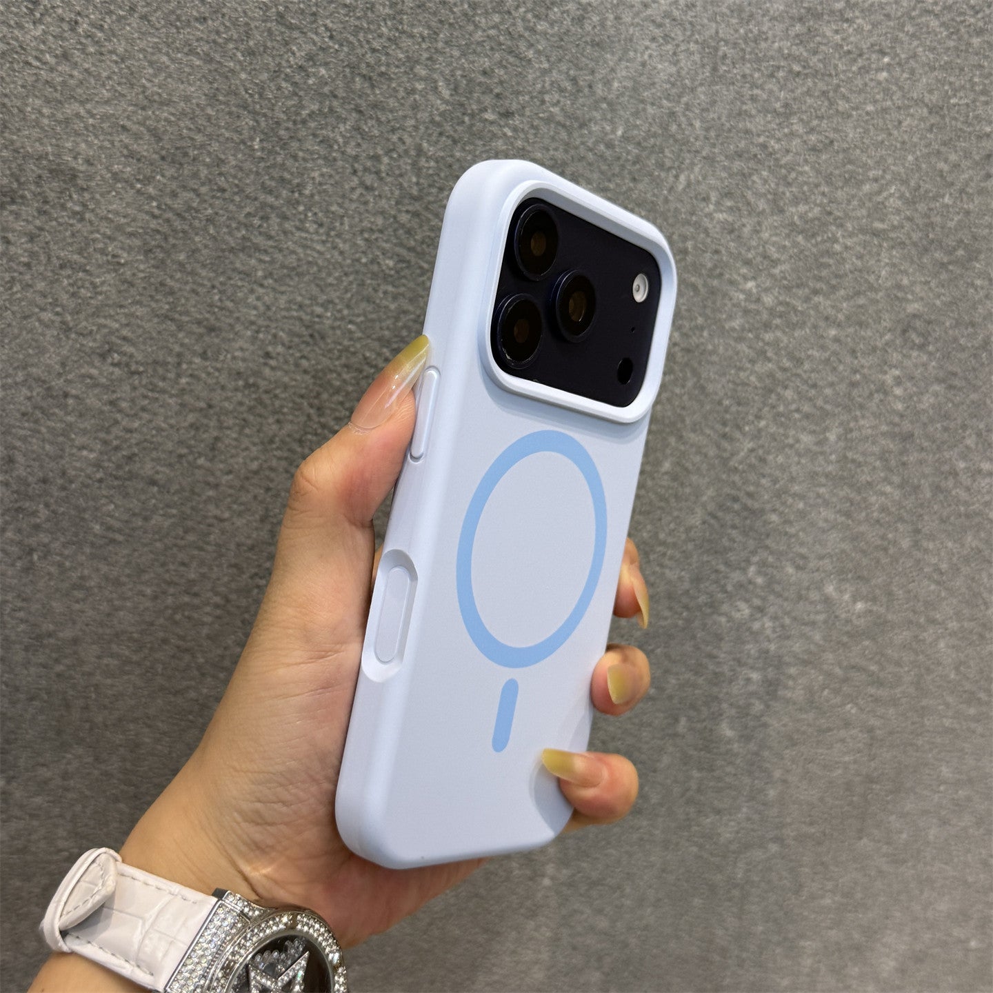 Wholesale Trendy Liquid Silicone Magnetic Phone Case For 17 Stylish Everyday Use Phone Accessory Boutique Gift