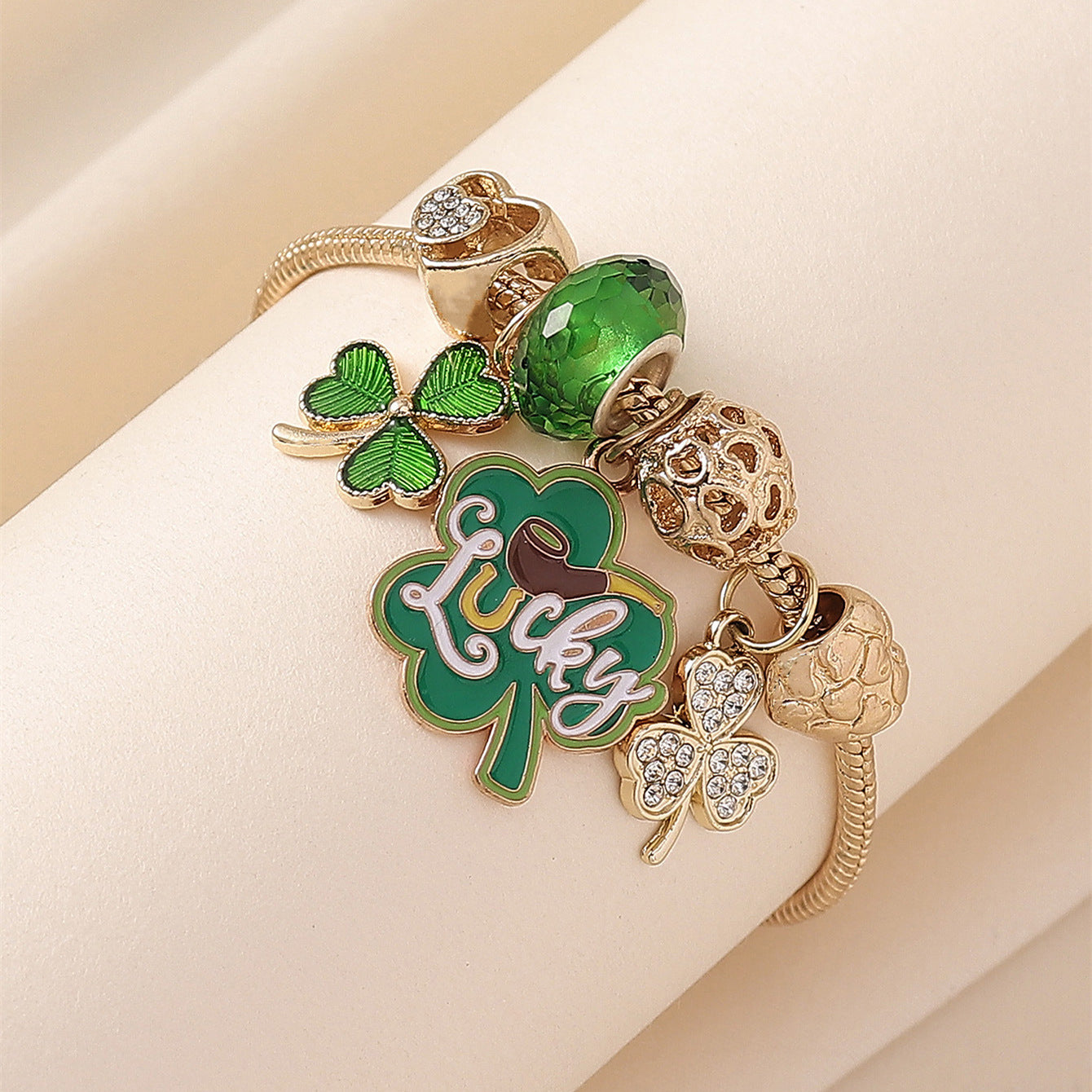 Wholesale St.  Patrick' s Day Shamrock Heart Bracelet