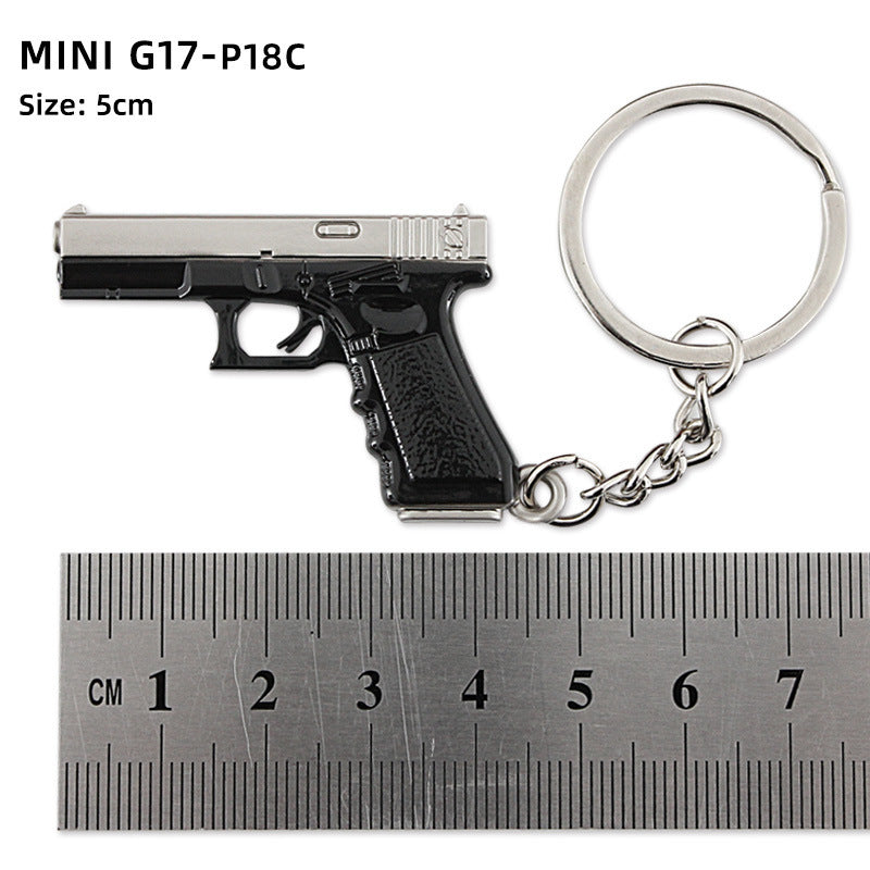 Wholesale Mini Metal Gun Model Keychain P90 S686 Dp-28 Alloy Pendant Small Decorative Toy Office Culture Metal Crafts