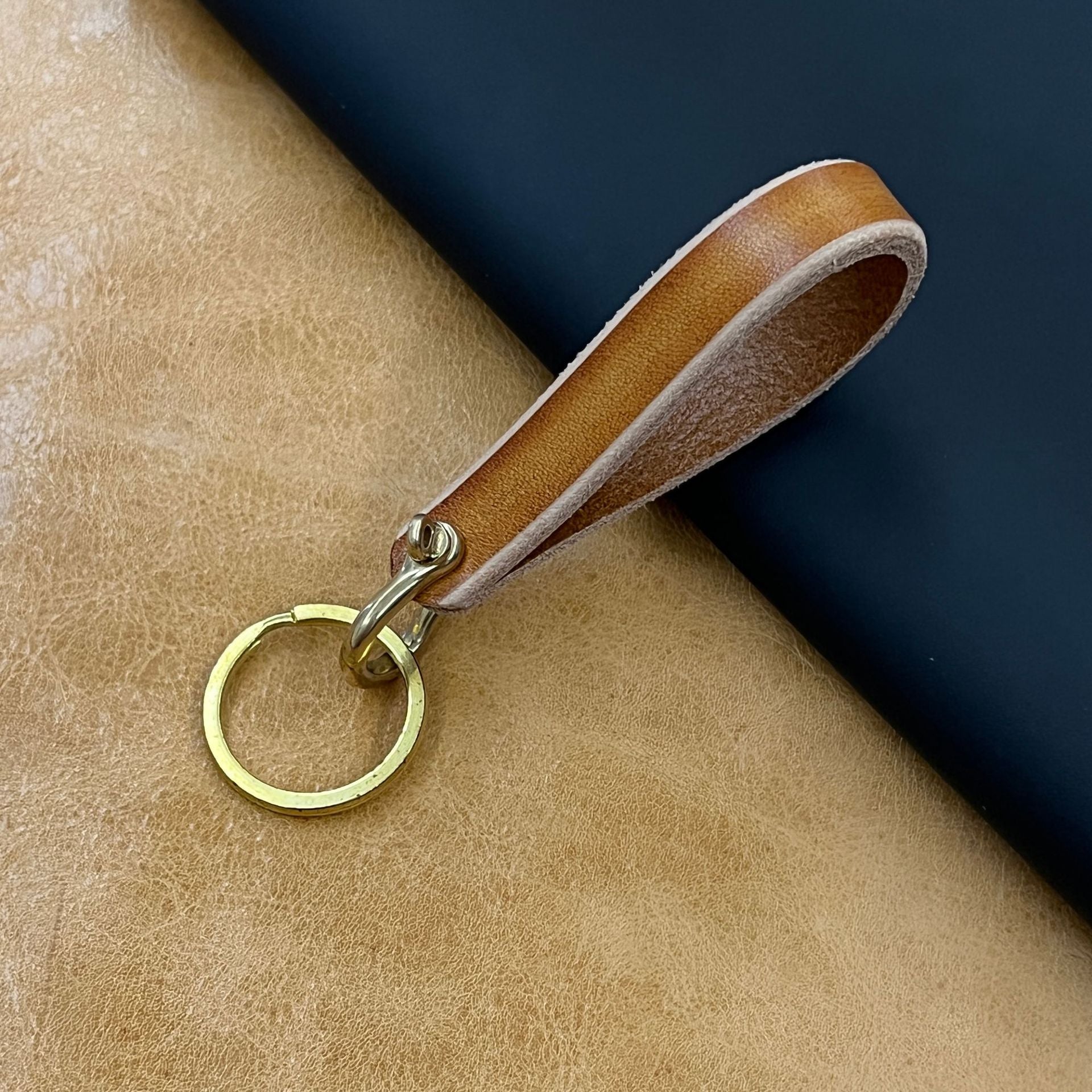 Wholesale Genuine Leather Brass Horseshoe Chain Keychains