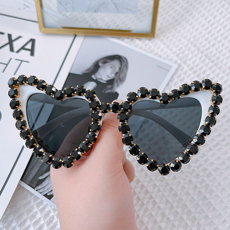 Wholesale Love Fashion Heart Shape Diamond Sunglasses
