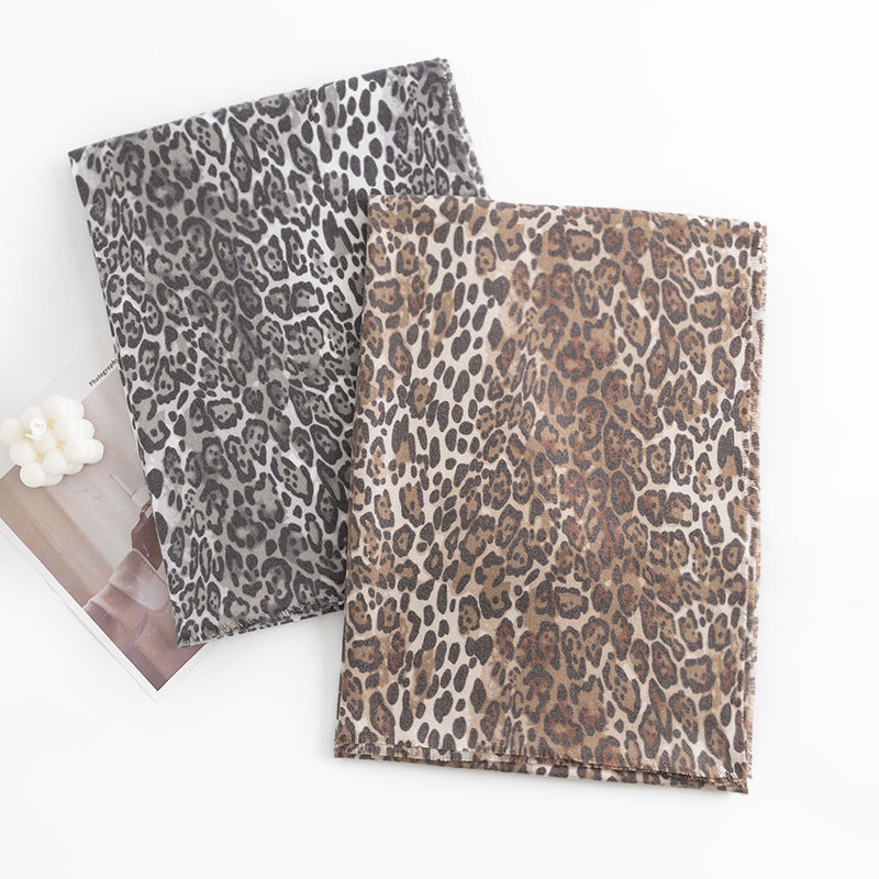 Wholesale 2023 Imitation Cashmere Autumn and Winter Leopard Print Short Fringed Leopard Print Scarf