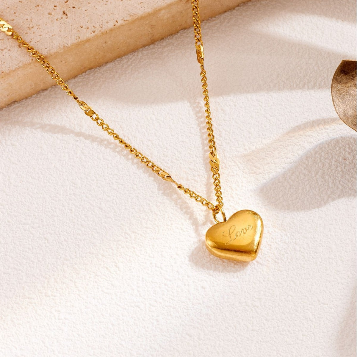 Wholesale  love necklace stainless steel  heart pendant clavicle neck chain