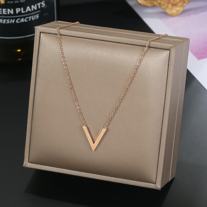 Wholesale Titanium Steel Rose Gold Four Leaf Clover Necklace Clavicle Chain
