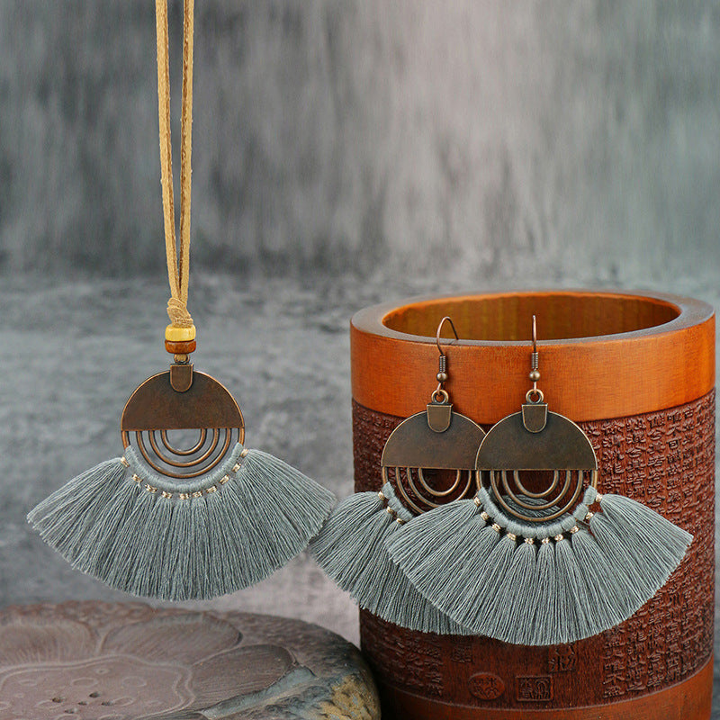 Wholesale Bohemian Fashion Vintage Scallop Necklace Earrings Set