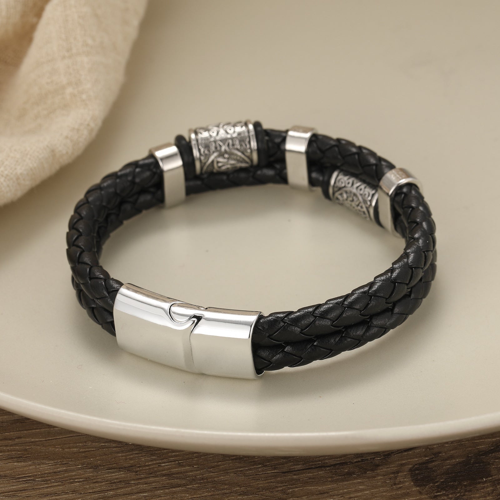 Wholesale Alloy Magnet Buckle Leather Rope Hand Woven Vintage Men's Bracelet