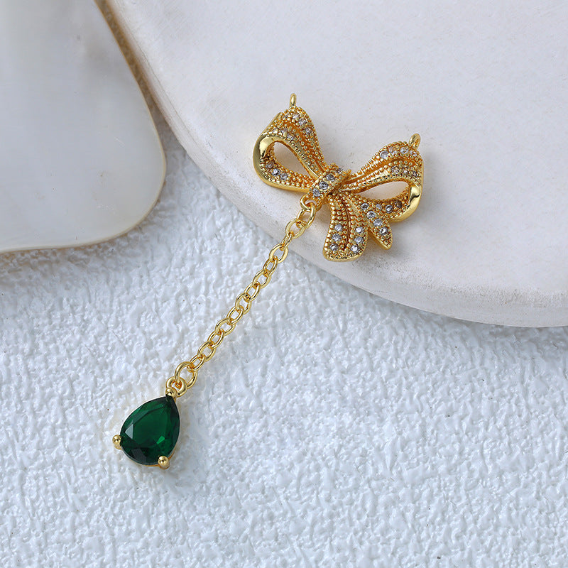 Wholesale Fashion Simple Tassel Micro-inlaid Diamond Copper Plated Real Gold Four-leaf Clover Lucky Grass Pendant