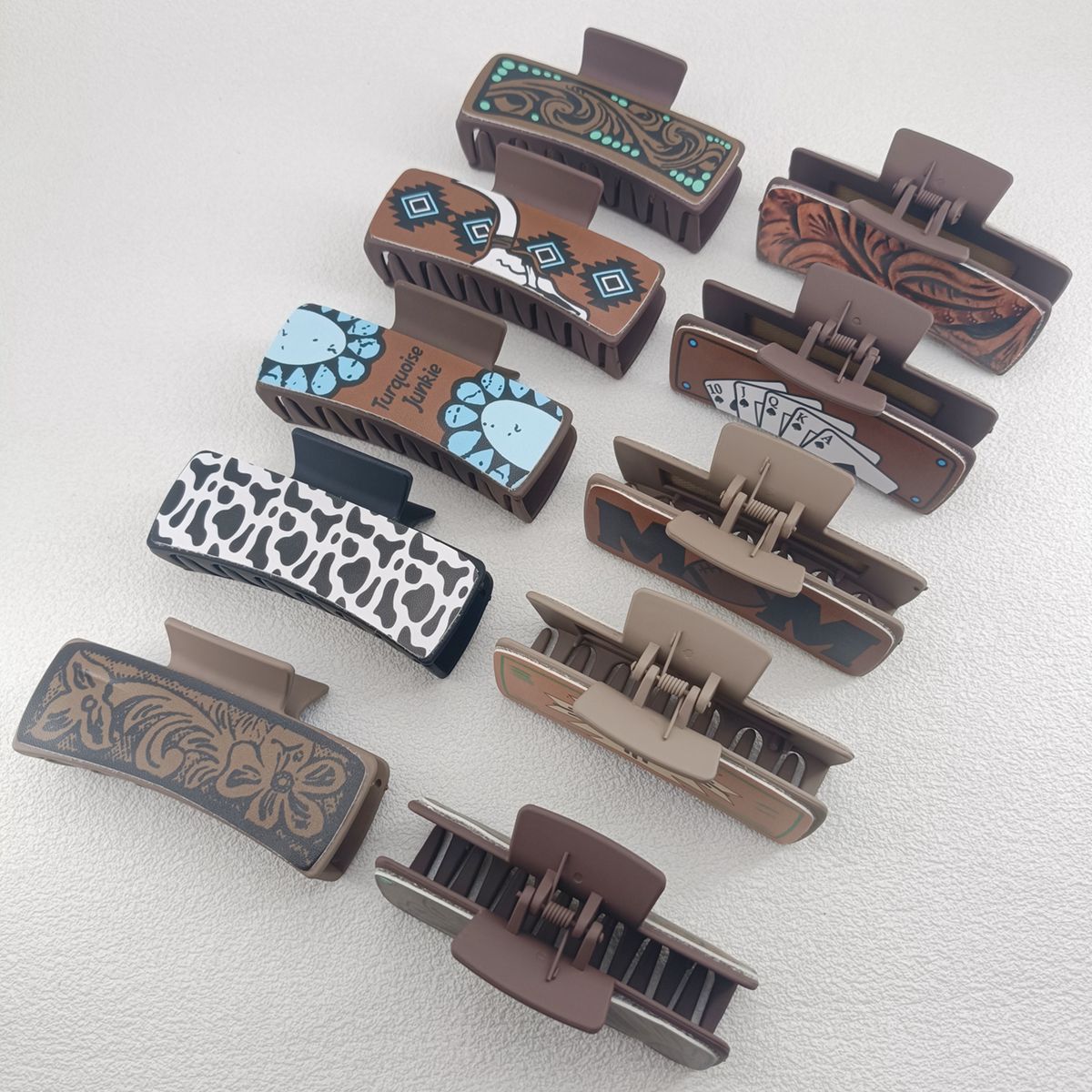 Wholesale PU Leather Shark Clip Retro Playing Cards Print Women S Fashion Hair Accessory