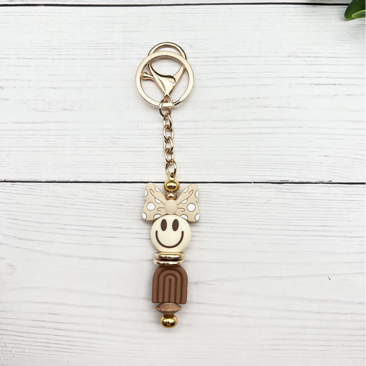 Wholesale New Cute Smiley Dot Bow Silicone Beaded Keychain Bag Key