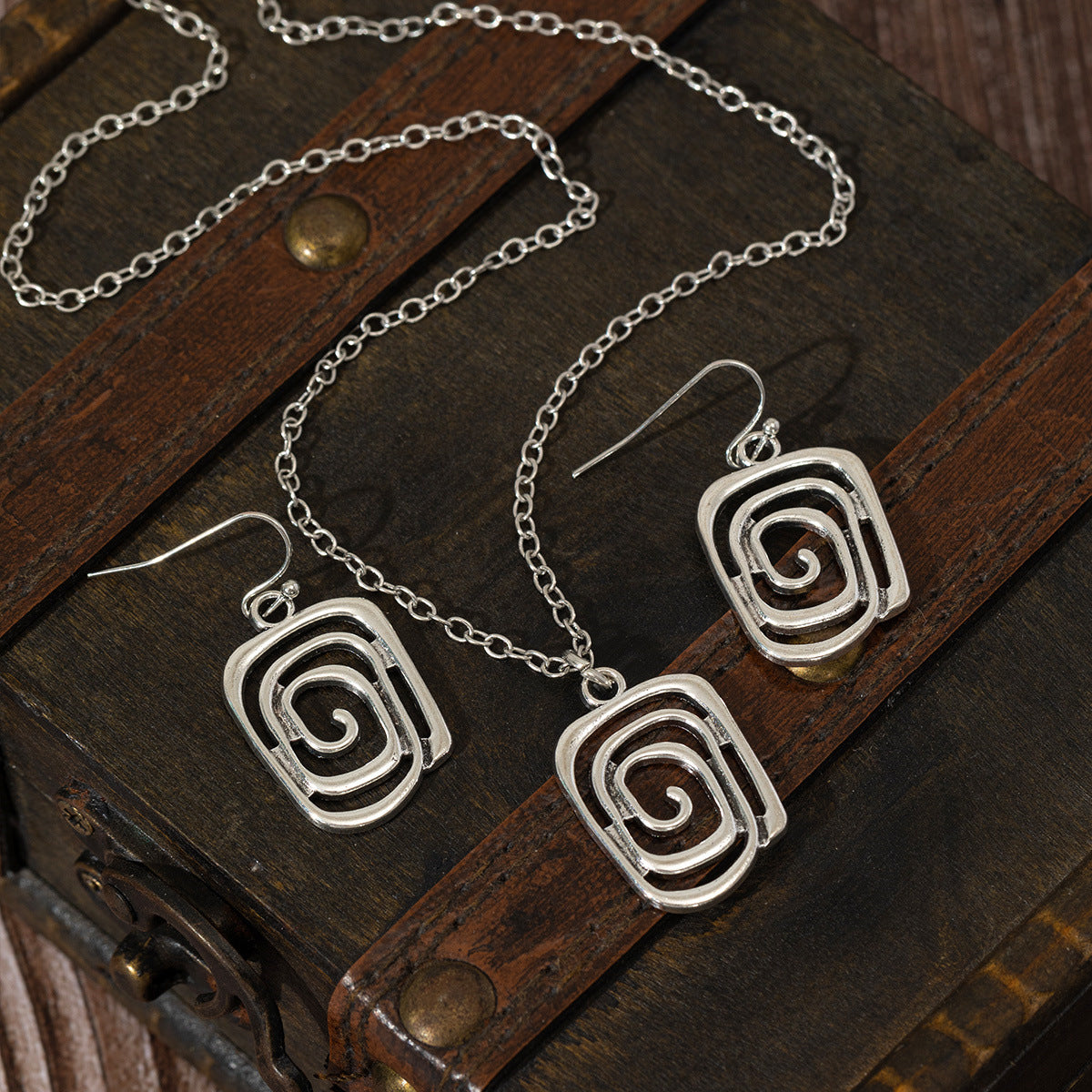 Wholesale Hollow vortex earrings and necklace set