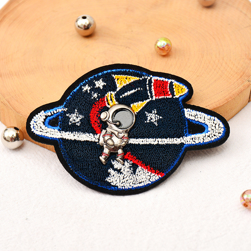Wholesale Fashion Astronaut Space Towel Embroidery Brooch Round Cartoon Cute Clothing Pin Everyday Accessory For Resale