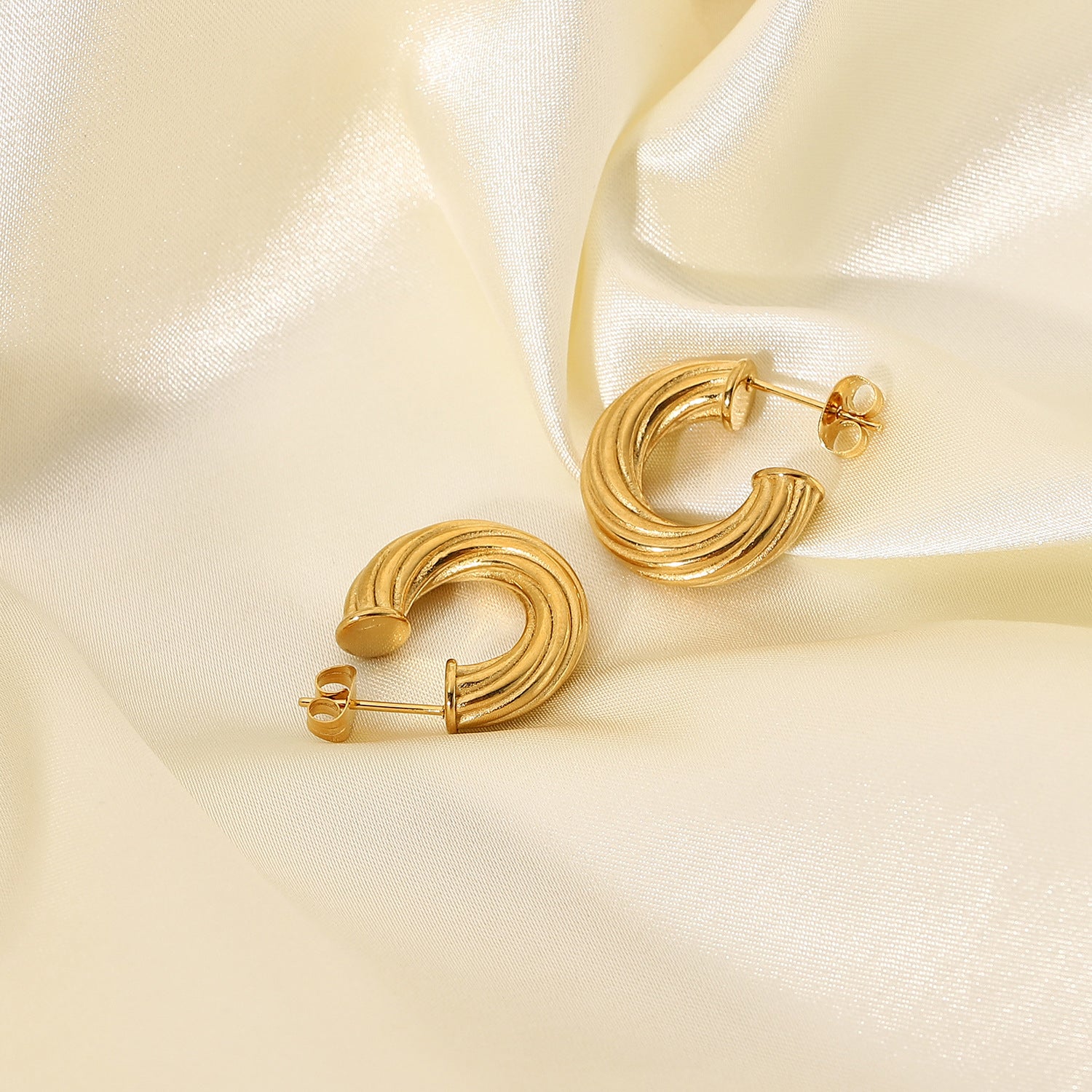 Wholesale 18K Gold Plated Stainless Steel Twisted Earrings