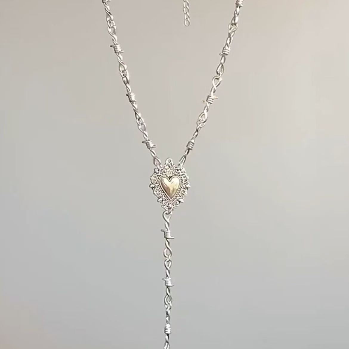 Wholesale Sexy heart pendant thorn clavicle necklace