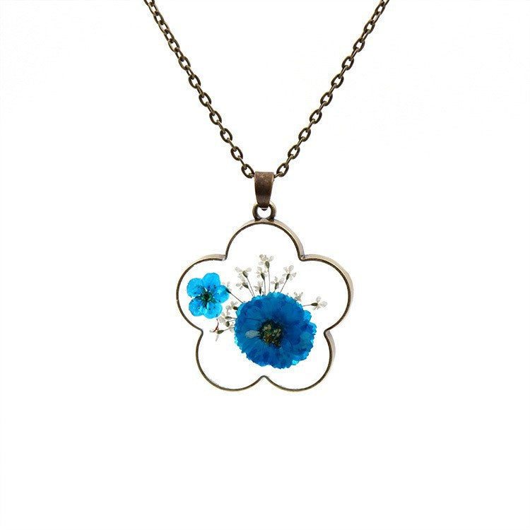 Wholesale 12pcs Handmade Daisy Lace Flower Dried Flower Resin Epoxy Vintage Necklace