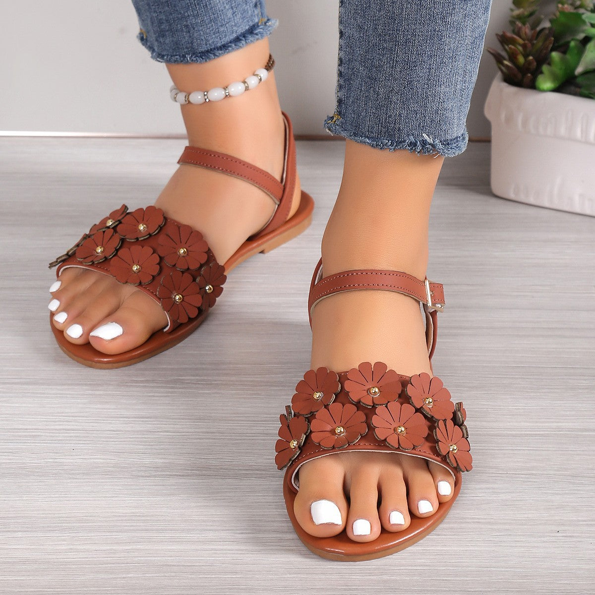 Wholesale Round Toe Flat Sandals with Small Floral Prints