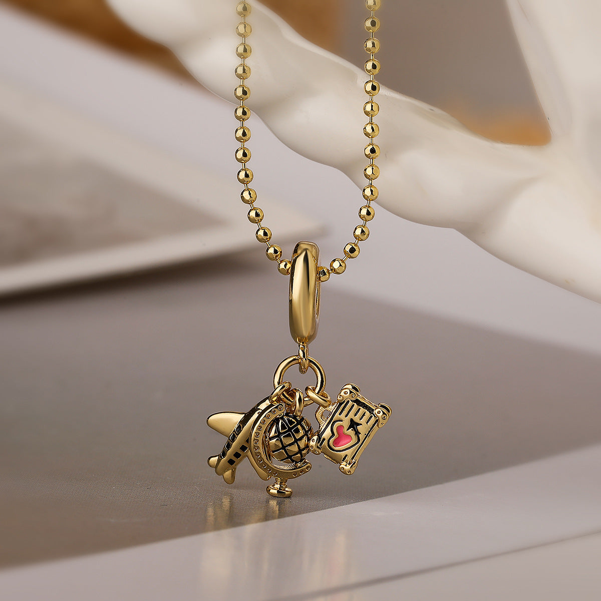 Wholesale Copper Gold Plated Zircon Camera Passport Pendant Necklace Collarbone Chain