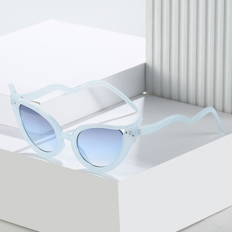 Wholesale Cat's Eye Snake Dot Diamond Hip-hop Street Style Sunglasses