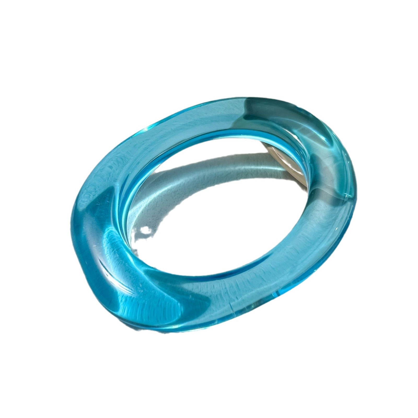 Wholesale Resin oval transparent bracelet Exaggerated design personality translucent oval fashionable bracelet