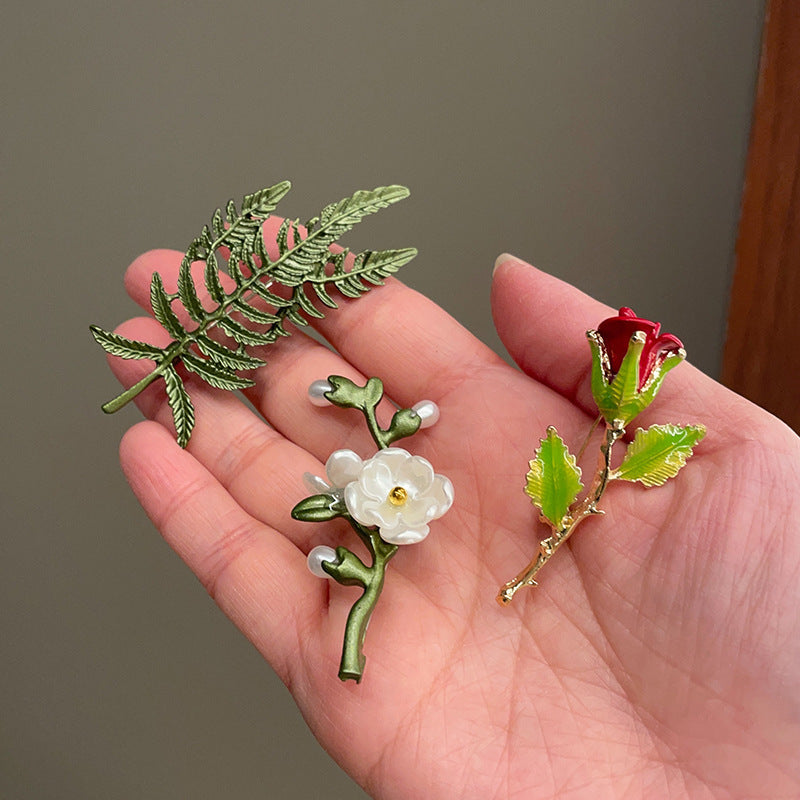Wholesale Alloy Electroplated Green Pearl Leaf Brooch Pin Chic Floral Corsage Fashion Accessory For Women Boutique Resale Gift