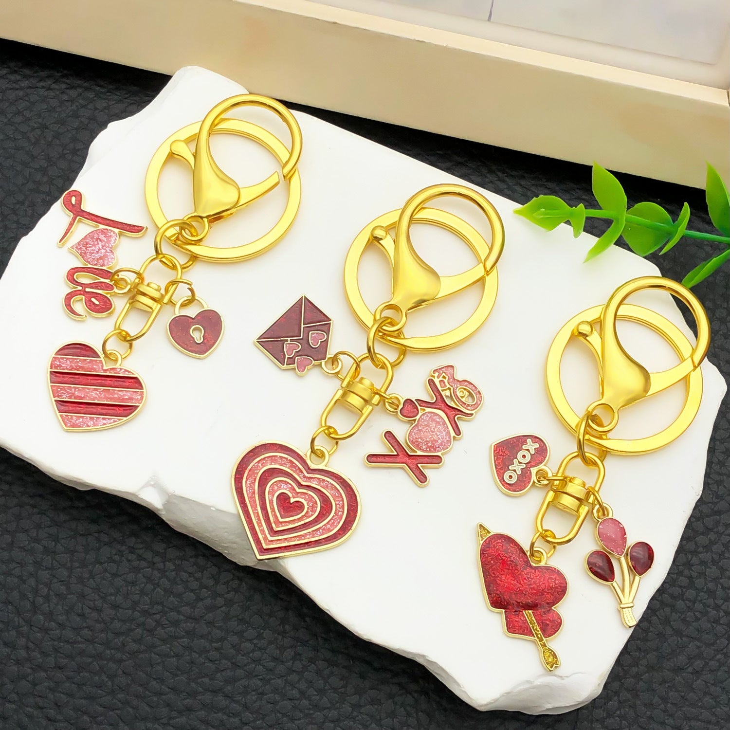 Wholesale Valentine' s Day LOVE Love Candy Rose  Metal Keychain