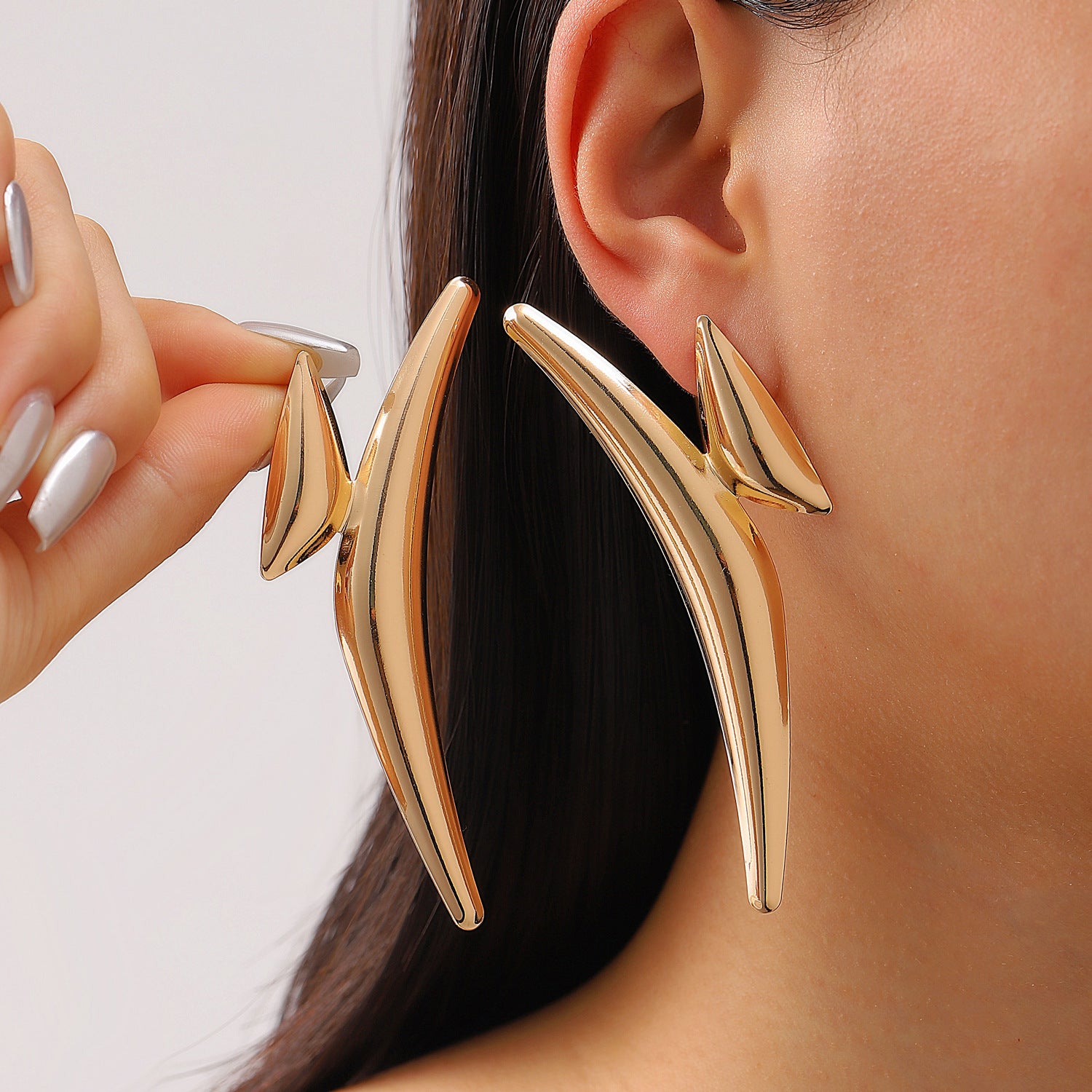 Wholesale Vintage Lava Texture Irregular Geometric Earrings For Women Gold Metal Electroplated Fashion Accessory