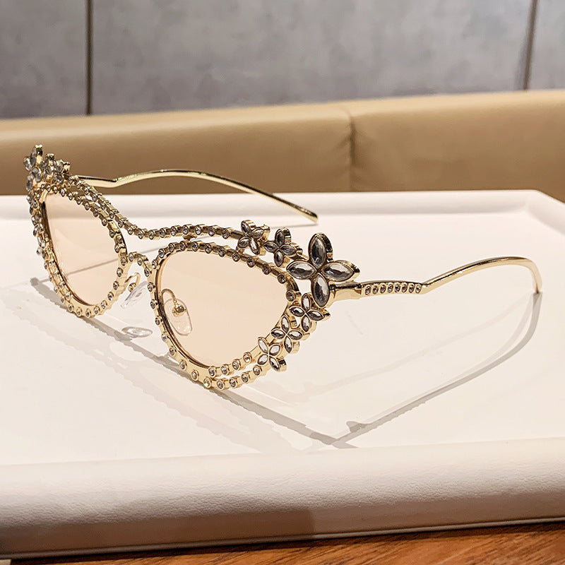 Wholesale Cat eye triangle diamond set UV resistant sunglasses