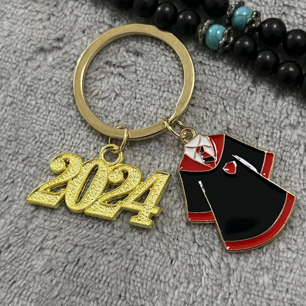 Wholesale Gold 2024 Bachelor's Cap Bachelor's Suit Graduation Season Entry Commemorative Keychain
