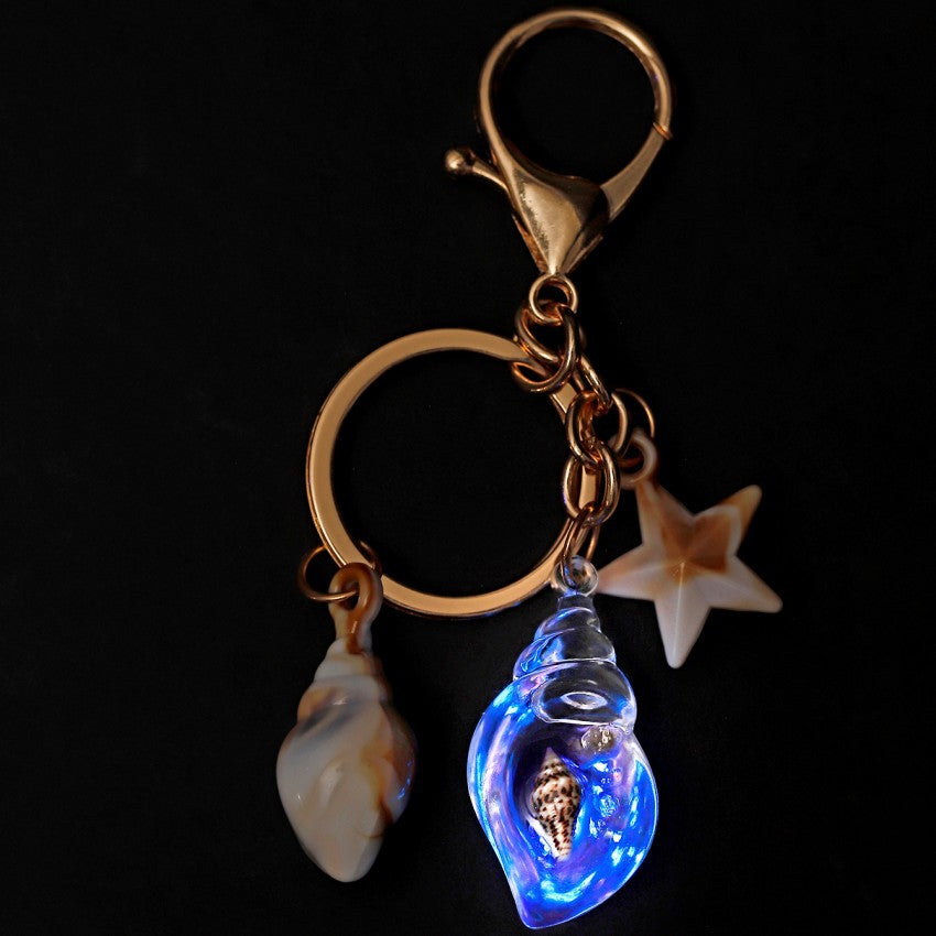 Wholesale Seaside vacation luminous conch Acrylic keychain