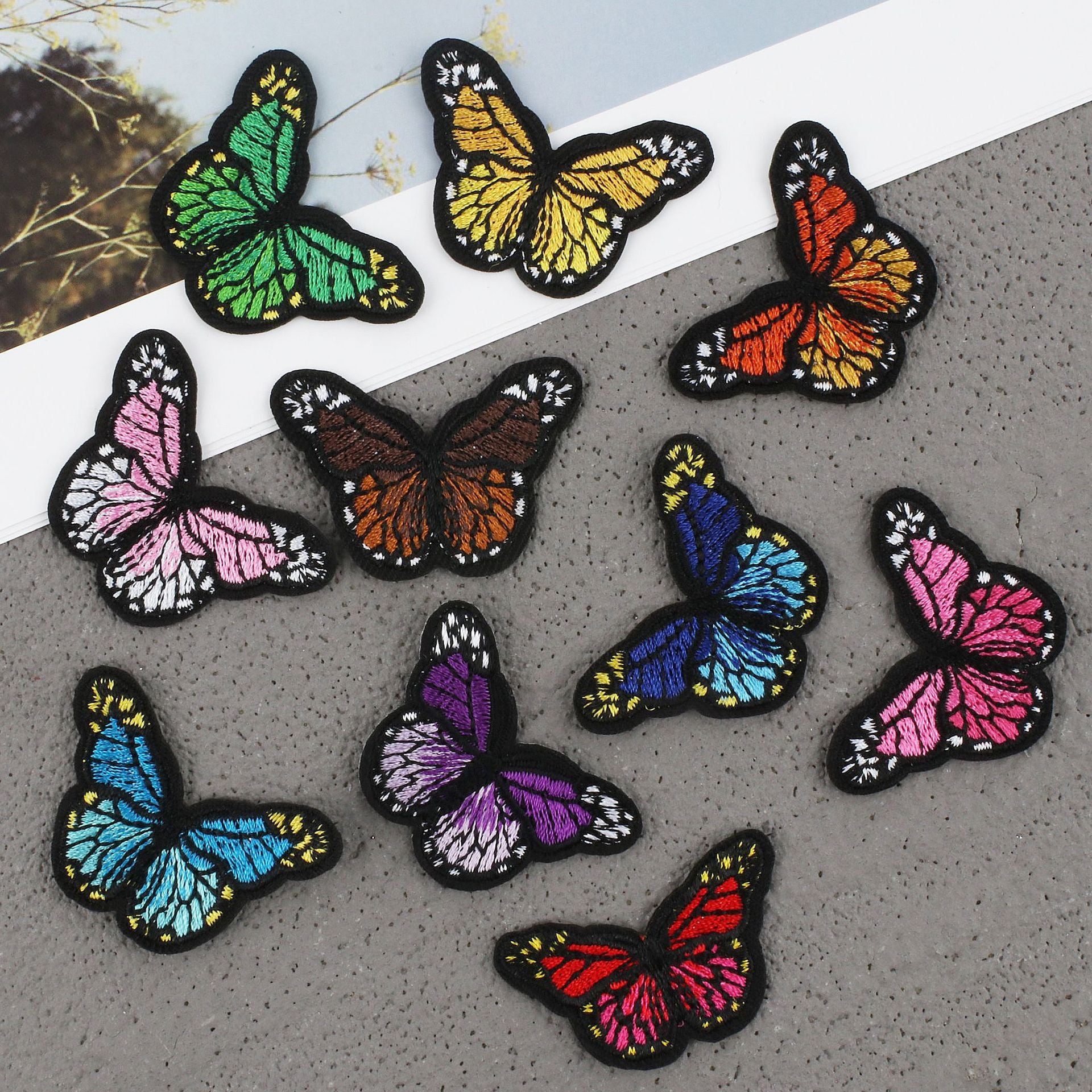 Wholesale Chic Polyester Embroidered Iron On Patches Assorted Butterfly Sunflower Designs For Clothing Craft Supply Resale