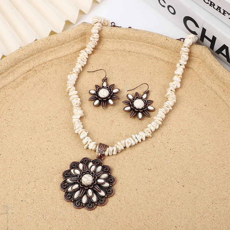 Wholesale Heavy-duty antique silver turquoise exaggerated earrings and necklace set