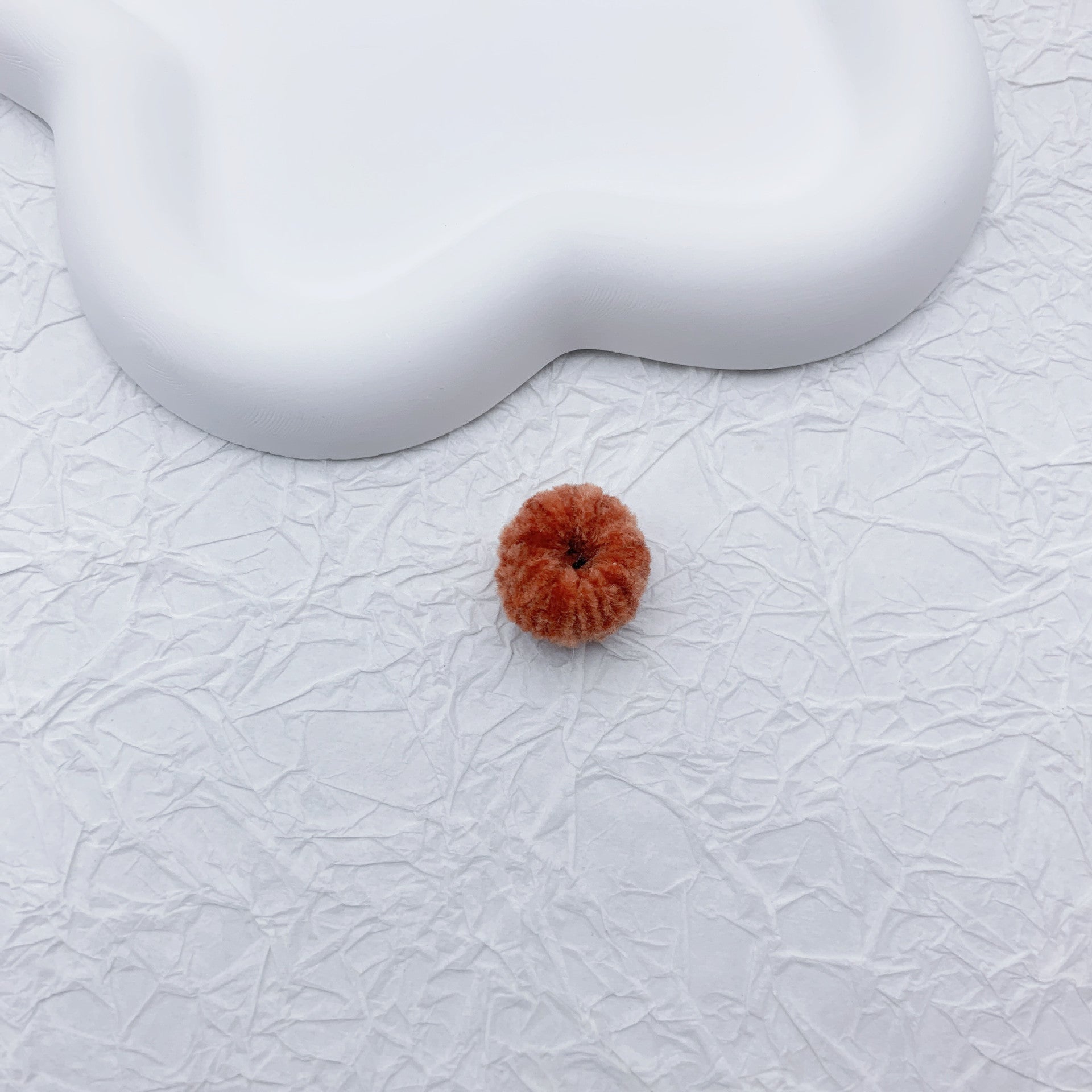 Wholesale 100pcs Autumn and Winter Retro Handmade Candy Color Plush Perforated DIY Yarn Ball