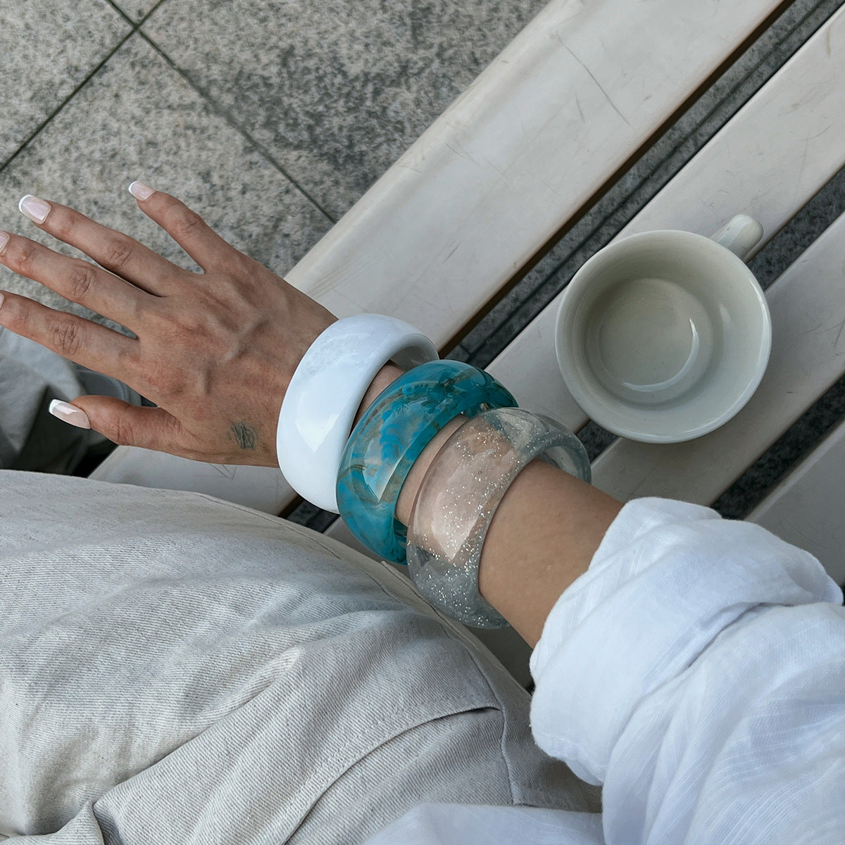 Wholesale Gradient irregular translucent acrylic bracelet