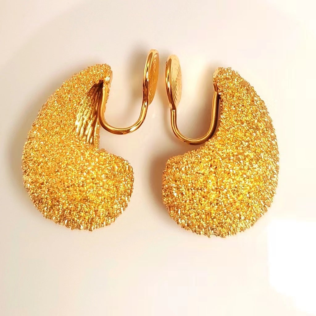 Wholesale Copper Frosted Particle Design Mosquito Coil Ear Clip