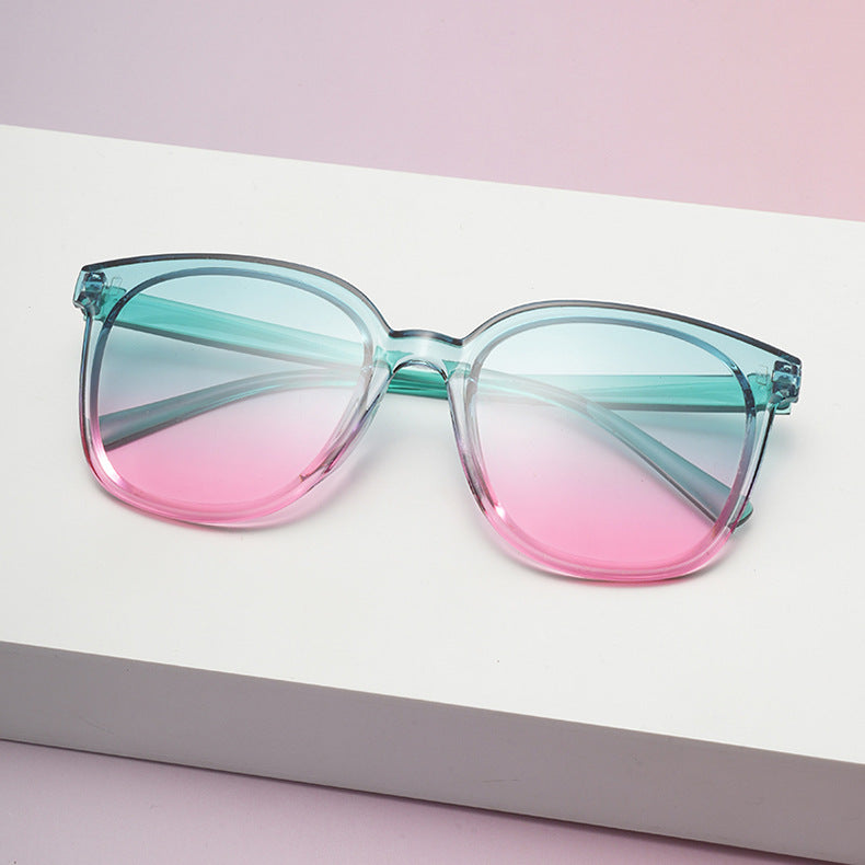 Wholesale fashion box generous simple and comfortable anti-ultraviolet sunglasses